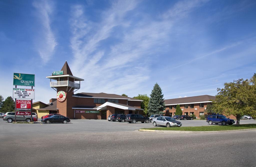 Ramada By Wyndham Arnprior Hotel Ngoại thất bức ảnh